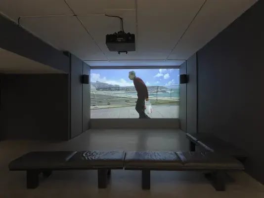 Images at Work: Non/performance for the Camera 4